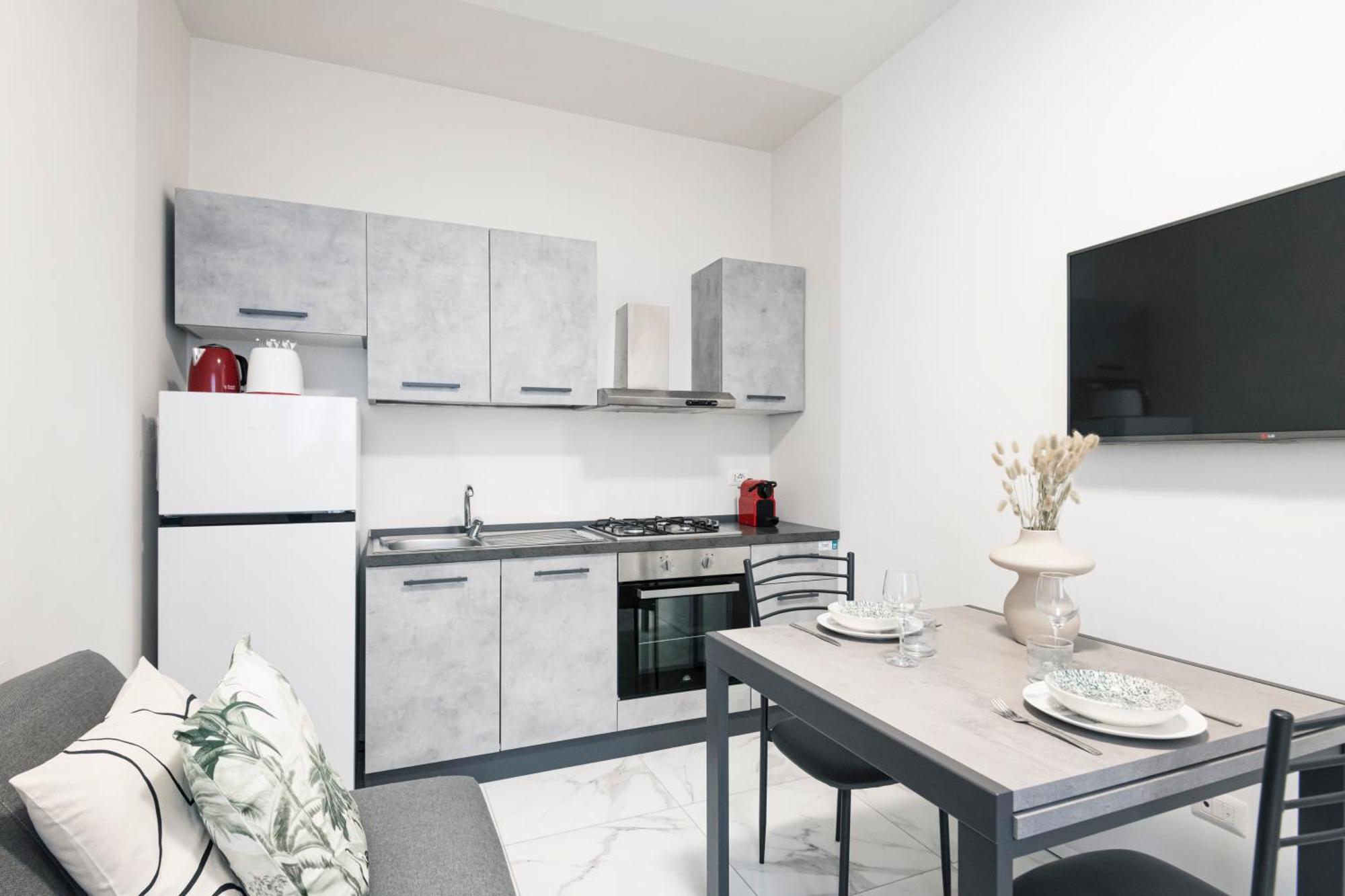 Easylife - Appartamento Elegante Moderno E Accogliente - La Tua Oasi In Citta Milan Bagian luar foto