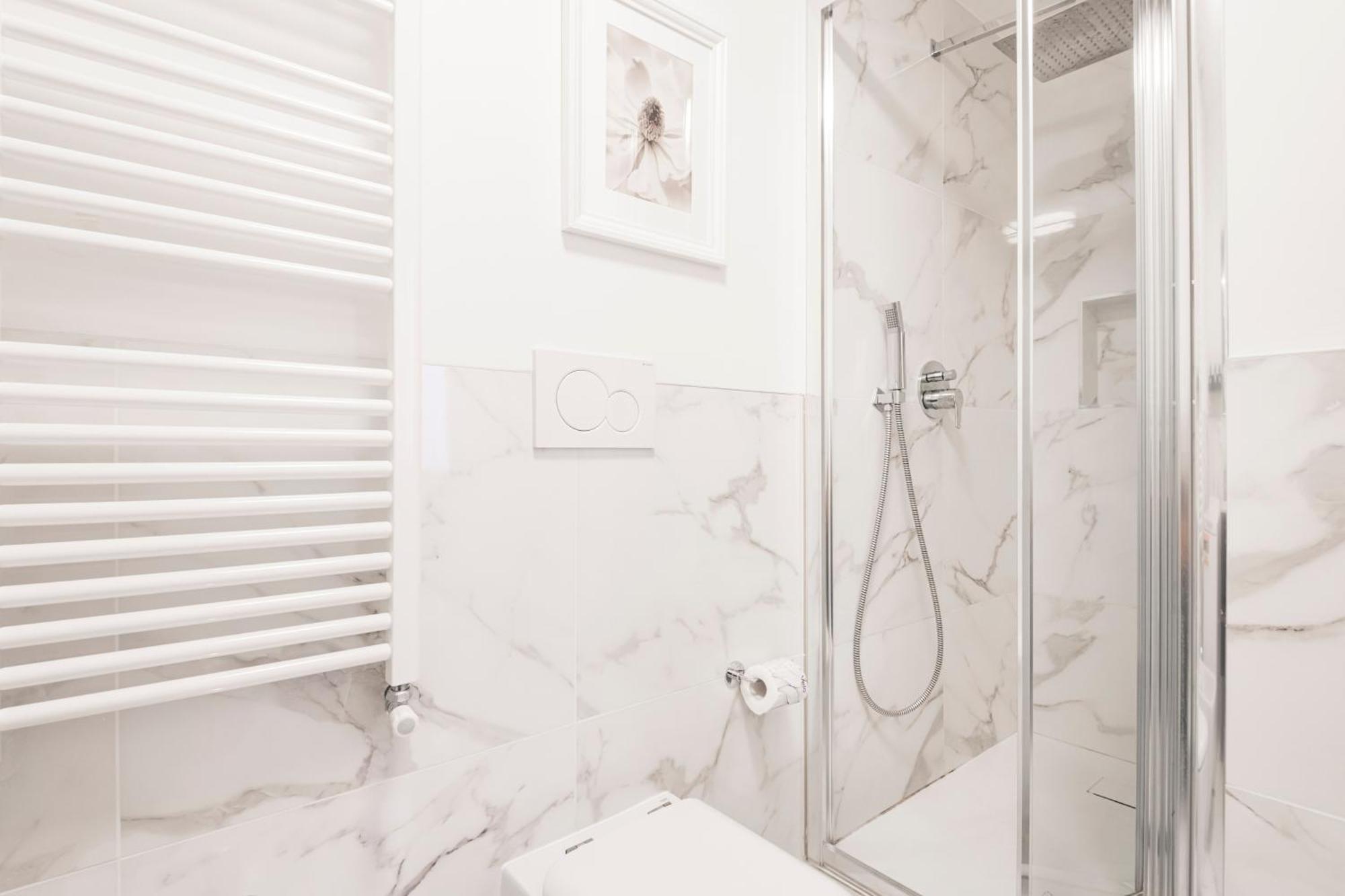 Easylife - Appartamento Elegante Moderno E Accogliente - La Tua Oasi In Citta Milan Bagian luar foto
